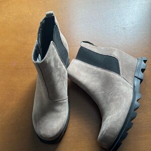 Sorel Joan of Arc III size 8.5 *worn once*